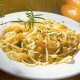 Špageti s papriko in zelišči