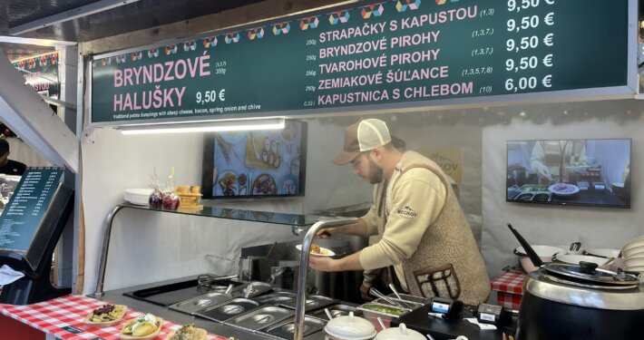 Haluške so najbolj značilna slovaška narodna jed, zlasti v kombinaciji z mehkim zrelim ovčjim sirom brindza. 